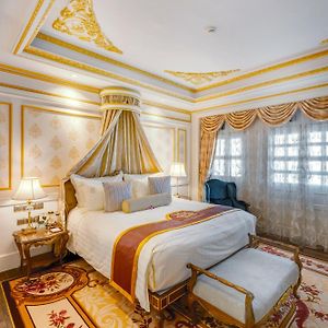 Royal Superior – High Tea Inclusive